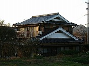 外観は和の風格を・・・