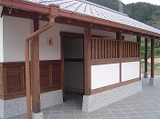 女子便所入口
