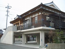 外観(ピロティ形式)